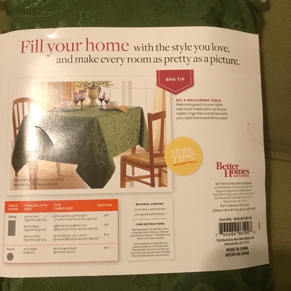 Better Homes Gardens Holiday 52”x70”Tablecloth - Picture 4 of 8